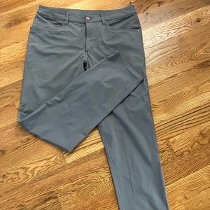 Lululemon— abc slim pant - size 34 - grey